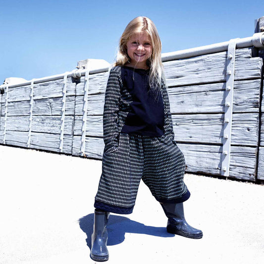 Black and White Lonsleeve Top